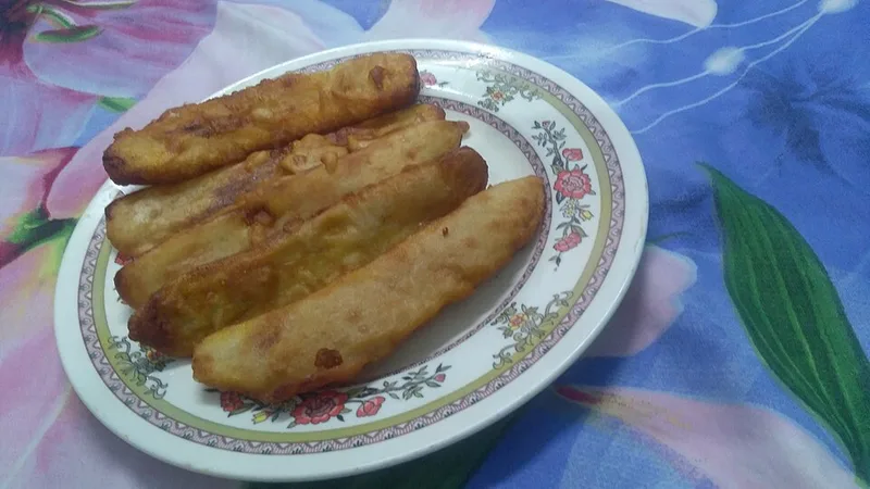 Gato Arouille (Taro Fritters), via Wikimedia Commons