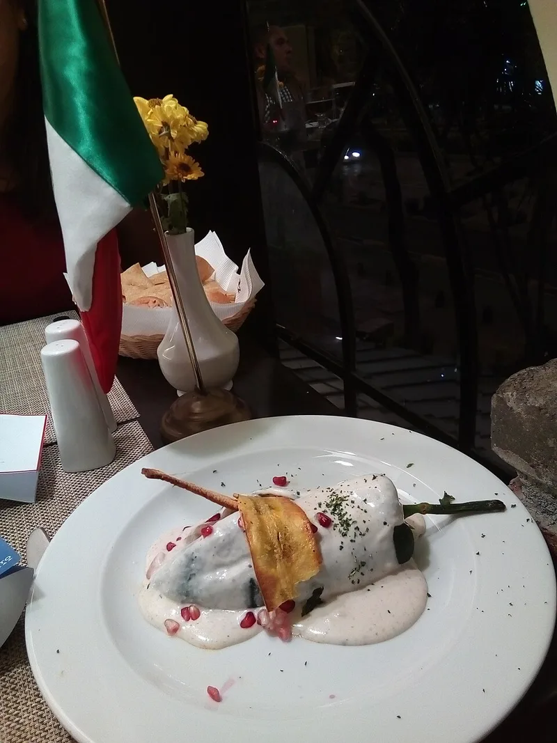 Pescado con Plátano, via Wikimedia Commons